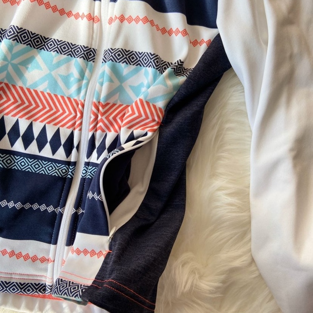 White And Multicolor Patterned Jacket - image 4